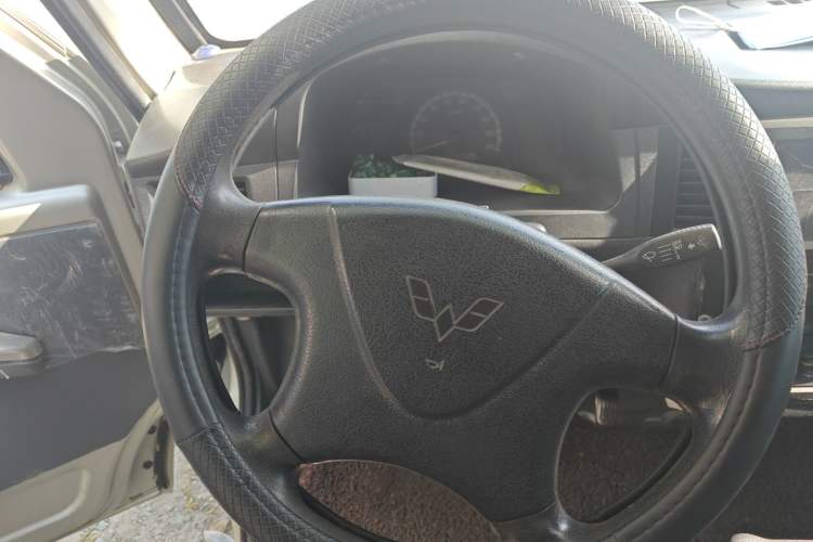 Used Wuling Zhiguang 2013 1.0L Practical Version Steering Wheel