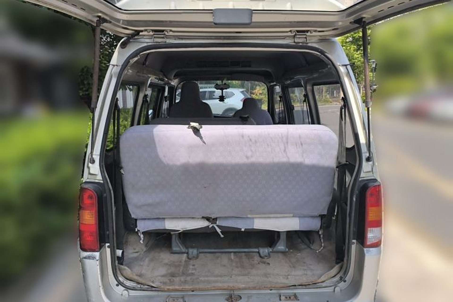 Used Wuling Zhiguang 2013 1.0L Practical Version Trunk
