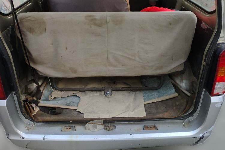 Used Wuling Zhiguang 2013 1.0L Base Version Trunk