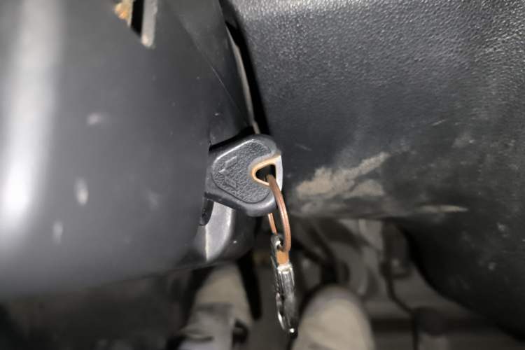 Used Wuling Zhiguang 2013 1.0L Practical Version Vehicle Key