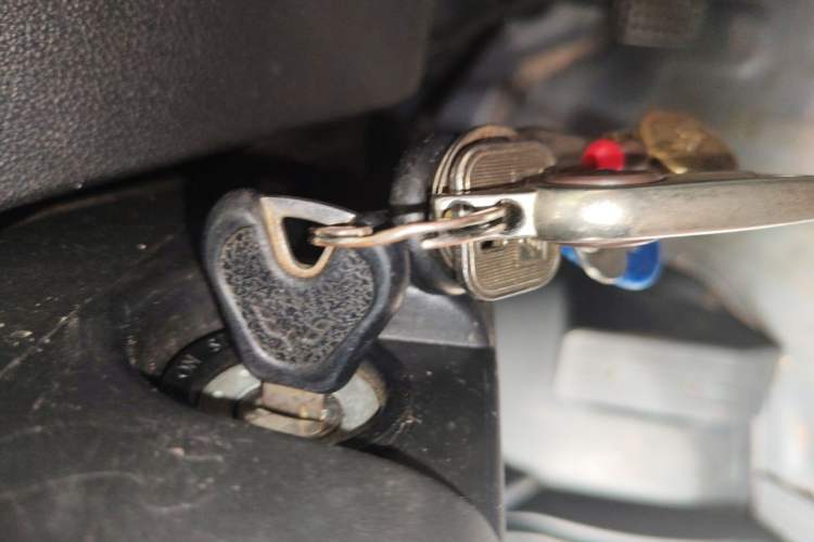 Used Wuling Zhiguang 2013 1.0L Practical Version Vehicle Key