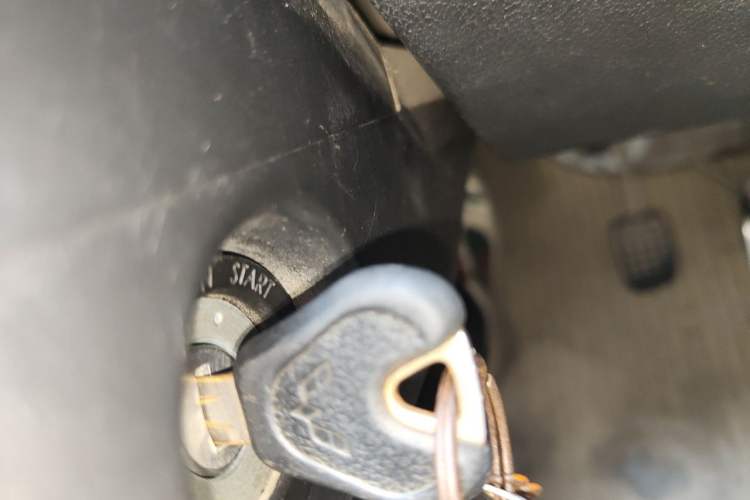 Used Wuling Zhiguang 2013 1.0L Practical Version Vehicle Key