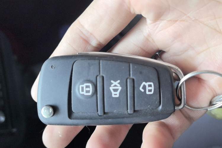 Used Wuling Zhiguang 2013 1.0L Practical Version Vehicle Key