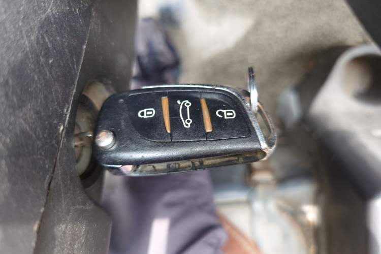 Used Wuling Zhiguang 2013 1.0L Practical Version Vehicle Key