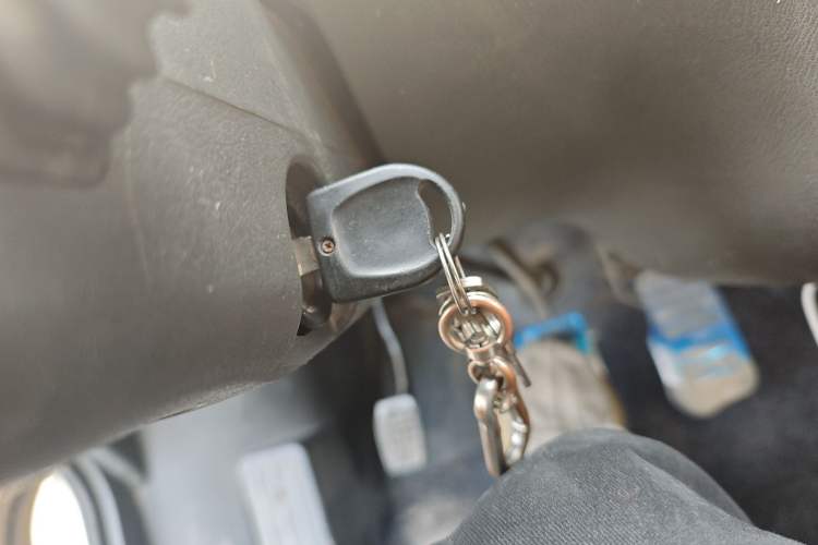 Used Wuling Zhiguang 2013 1.0L Practical Version Vehicle Key