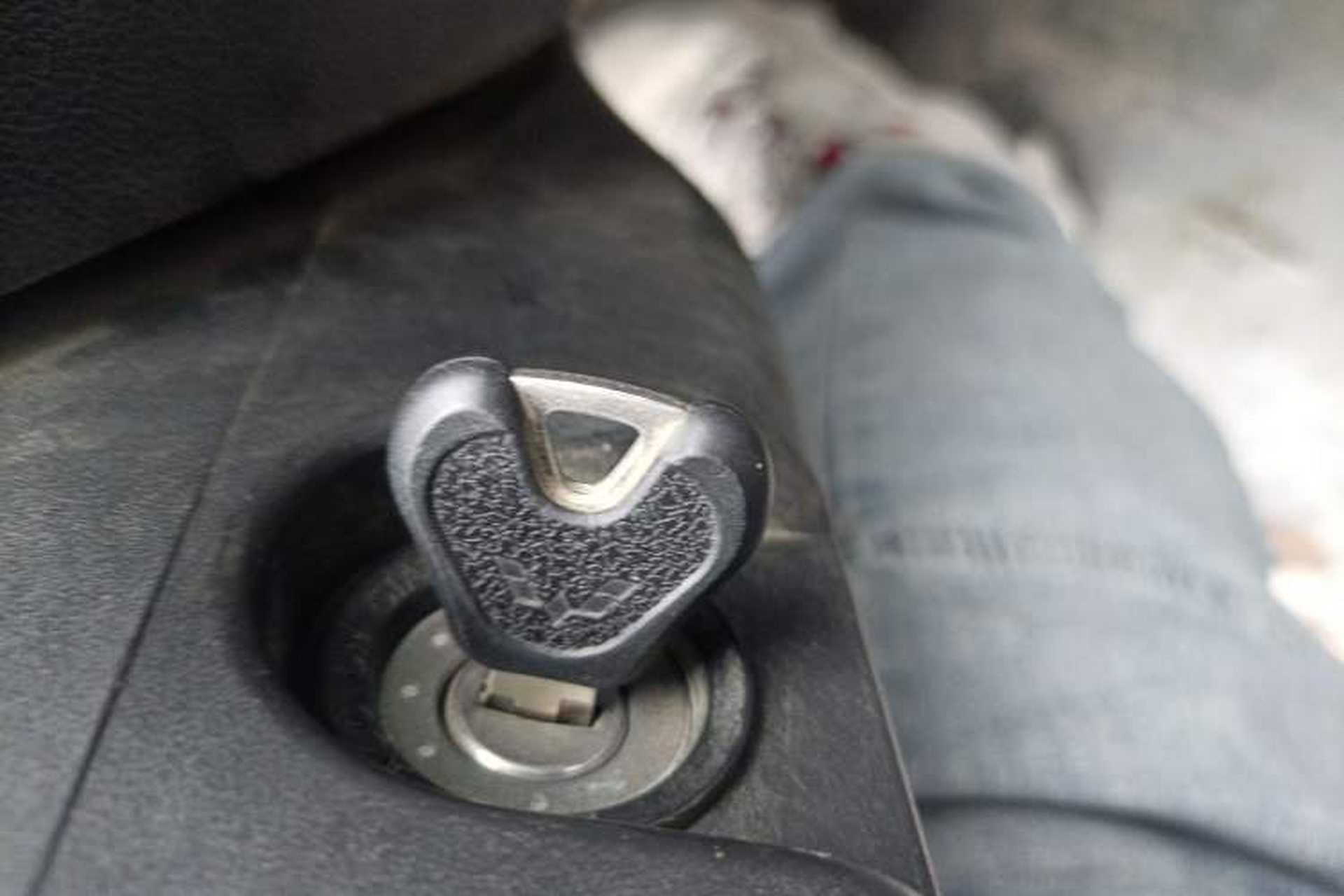 Used Wuling Zhiguang 2013 1.0L Practical Version Vehicle Key