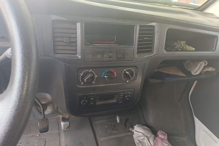 Used Wuling Zhiguang 2013 1.0L Practical Version Audio And AC Panel