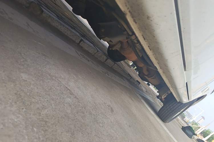Used Wuling Zhiguang 2013 1.0L Practical Version Chassis Front Left