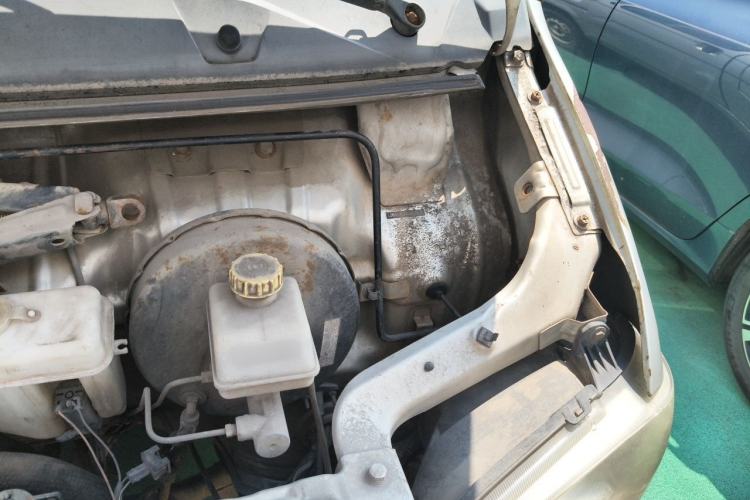 Used Wuling Zhiguang 2013 1.0L Base Version Engine Bay Left