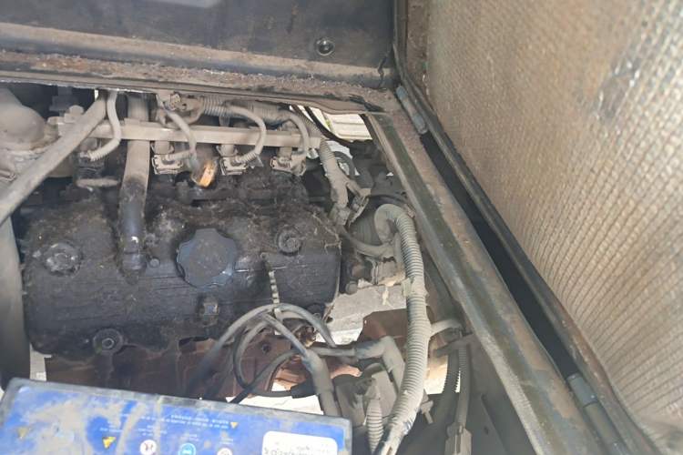 Used Wuling Zhiguang 2013 1.0L Practical Version Engine Bay Left