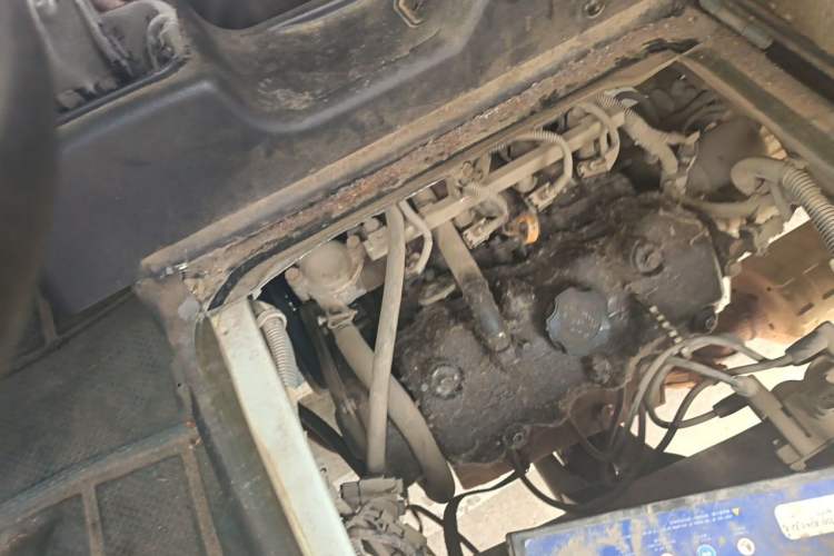 Used Wuling Zhiguang 2013 1.0L Practical Version Engine Bay Right