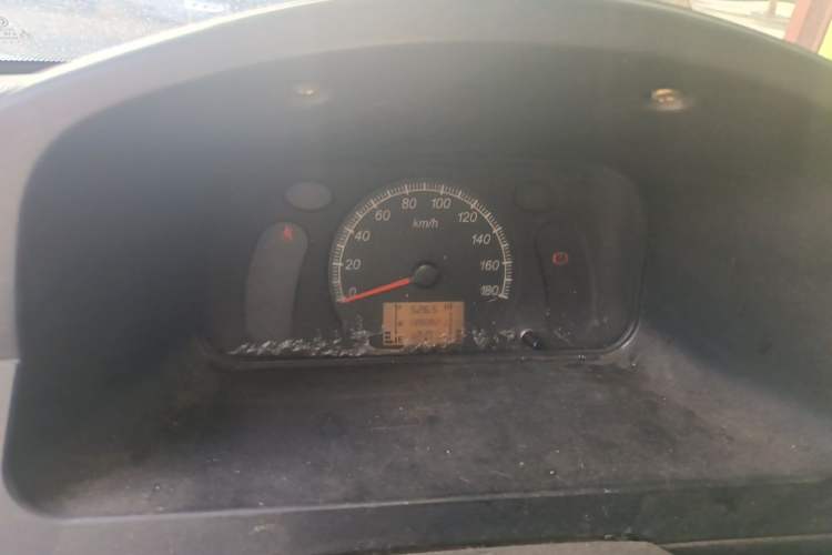 Used Wuling Zhiguang 2013 1.0L Practical Version Instrument Cluster