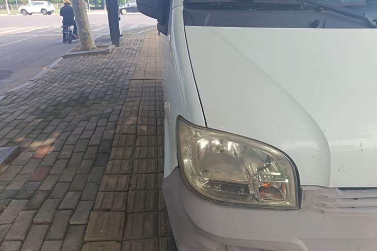 Used Wuling Zhiguang 2013 1.0L Practical Version Right Front Headlight