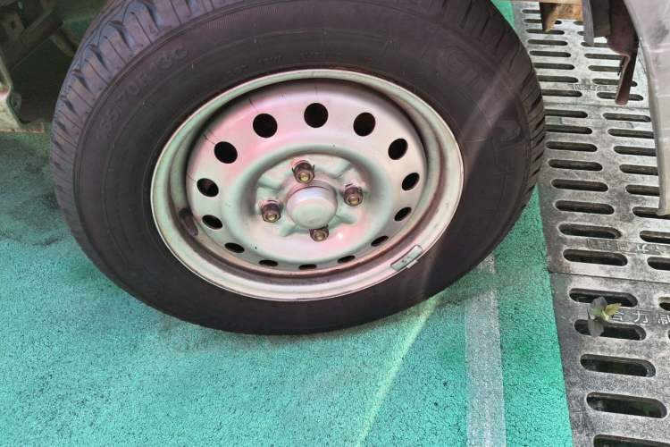 Used Wuling Zhiguang 2013 1.0L Base Version Right Front Wheel Hub