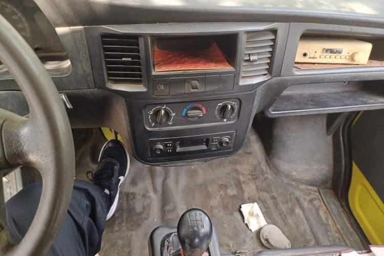 Used Wuling Zhiguang 2013 1.0L Practical Version Audio And AC Panel