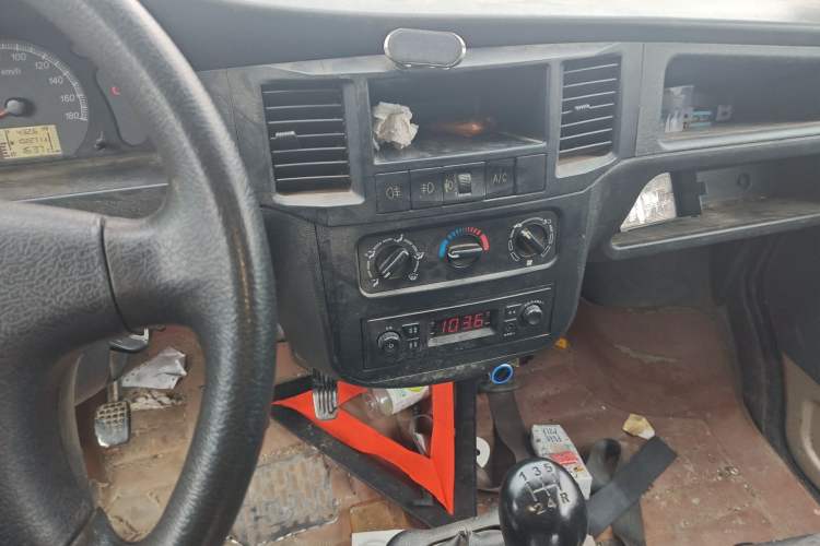 Used Wuling Zhiguang 2013 1.0L Practical Version Audio And AC Panel