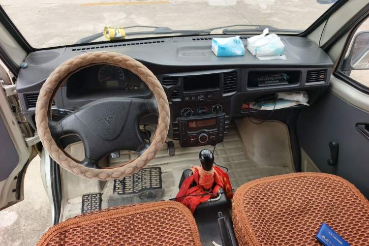 Used Wuling Zhiguang 2013 1.0L Practical Version Center Console