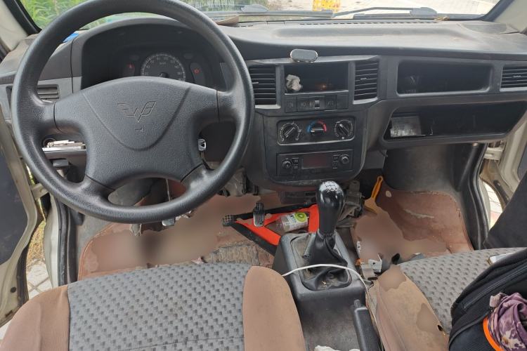 Used Wuling Zhiguang 2013 1.0L Practical Version Center Console