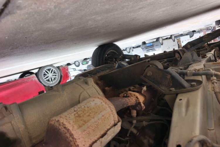 Used Wuling Zhiguang 2013 1.0L Practical Version Chassis Front Left