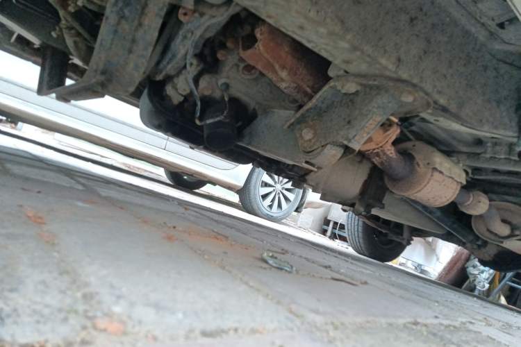 Used Wuling Zhiguang 2013 1.0L Practical Version Chassis Front Left