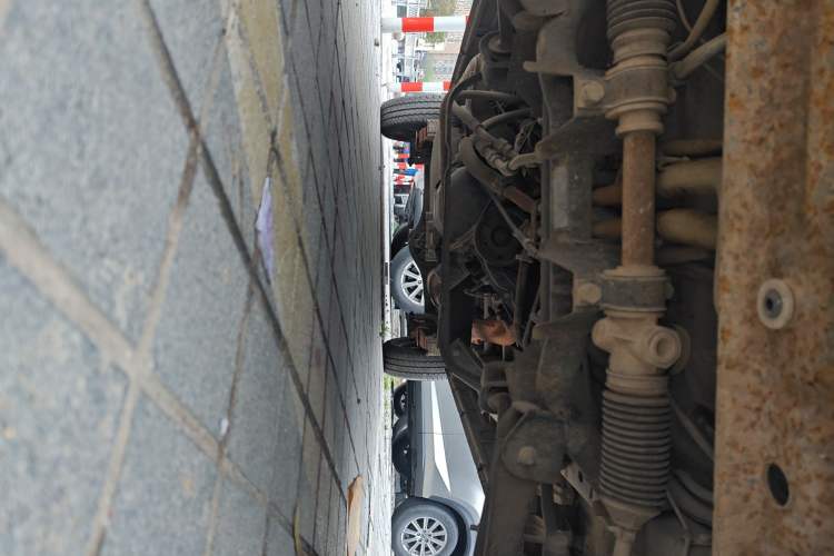 Used Wuling Zhiguang 2013 1.0L Practical Version Chassis Front