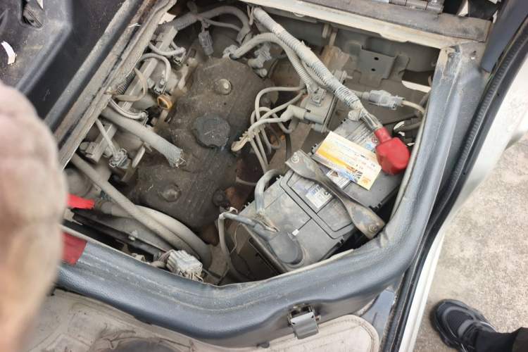 Used Wuling Zhiguang 2013 1.0L Practical Version Engine Bay