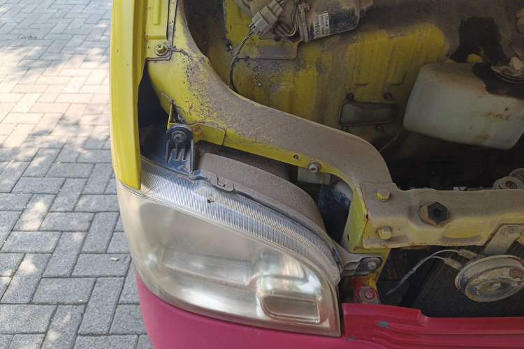 Used Wuling Zhiguang 2013 1.0L Practical Version Engine Bay Right