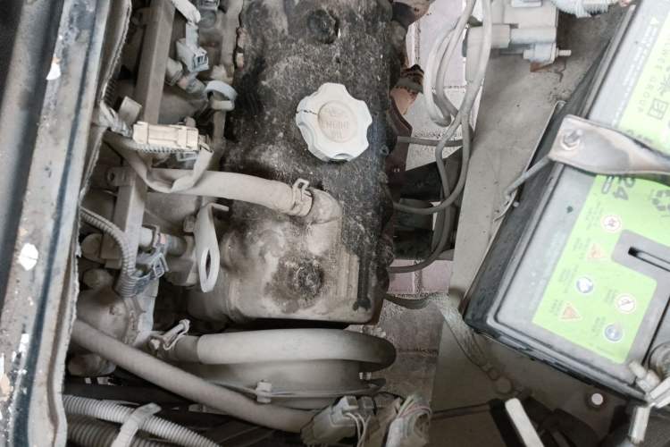 Used Wuling Zhiguang 2013 1.0L Practical Version Engine Bay Right