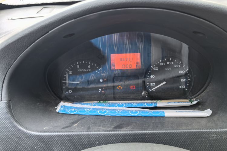 Used Wuling Zhiguang 2013 1.0L Base Version Odometer Close Up