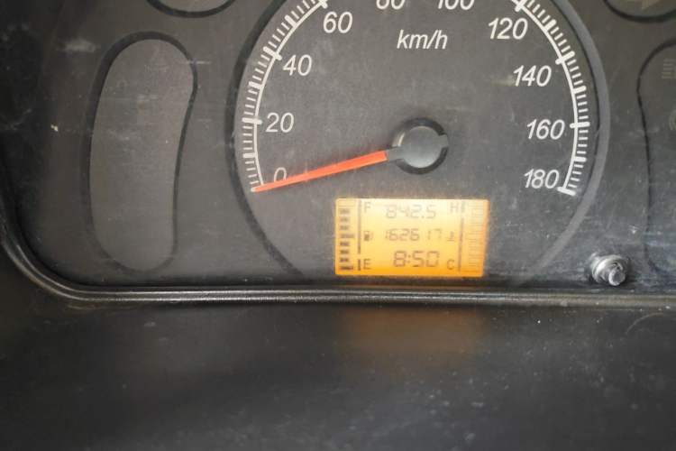 Used Wuling Zhiguang 2013 1.0L Practical Version Odometer Close Up