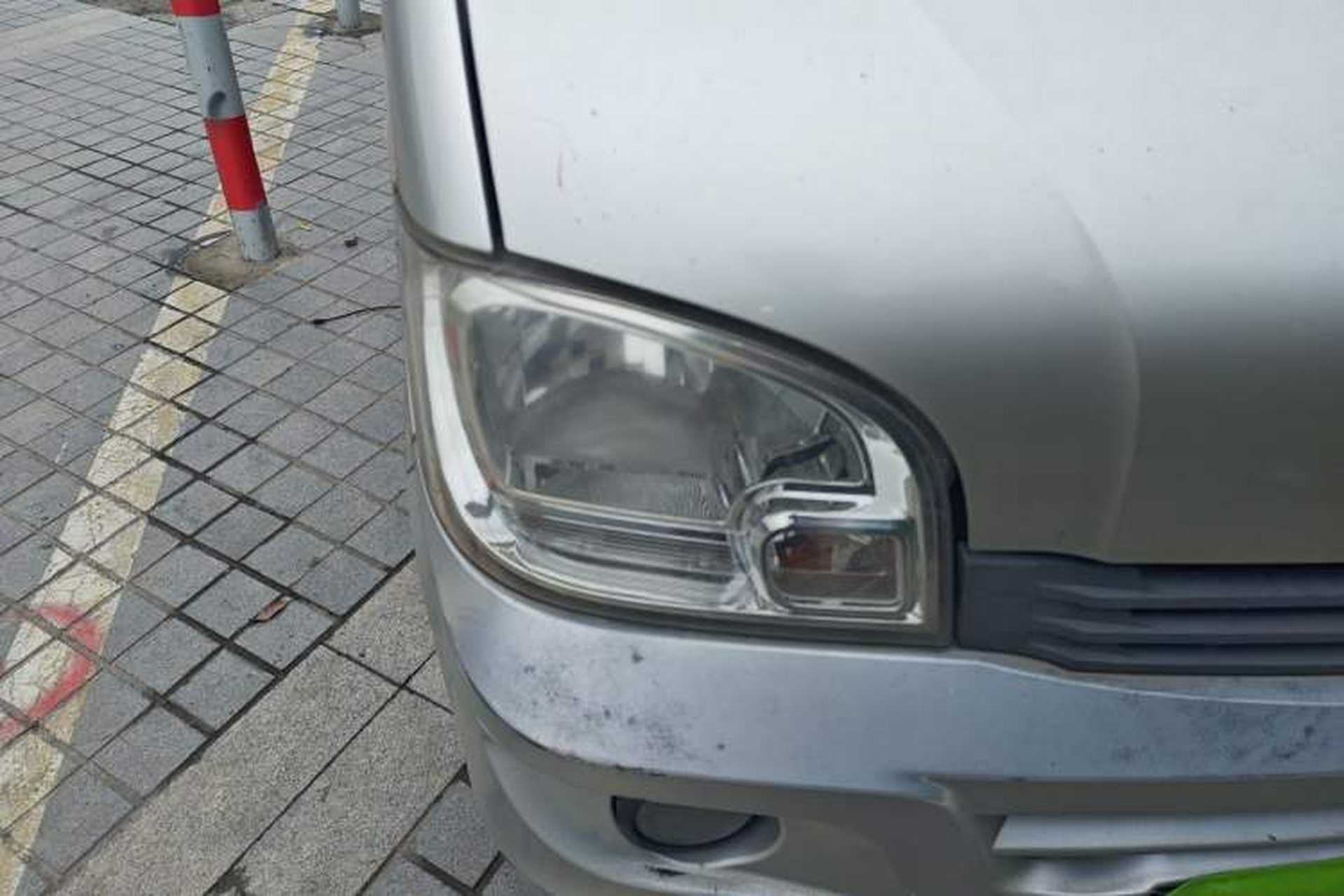 Used Wuling Zhiguang 2013 1.0L Practical Version Right Front Headlight