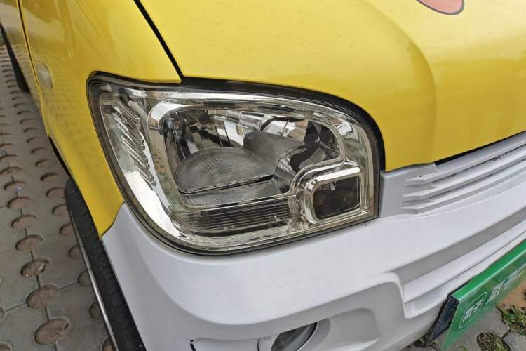 Used Wuling Zhiguang 2013 1.0L Practical Version Right Front Headlight