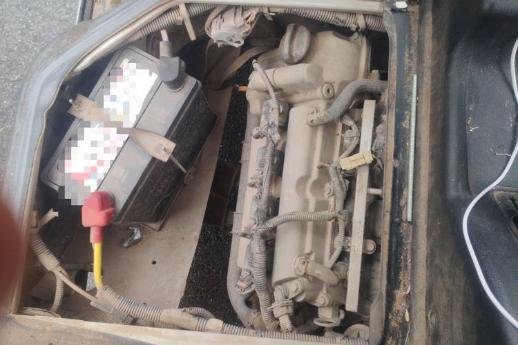 Used Wuling Zhiguang 2014 1.2L Extended Version LD6 Engine Bay Left