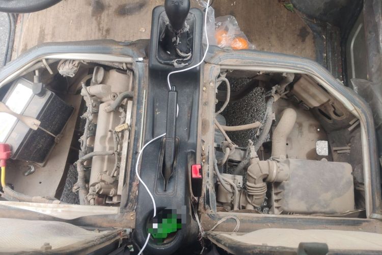Used Wuling Zhiguang 2014 1.2L Extended Version LD6 Engine Bay