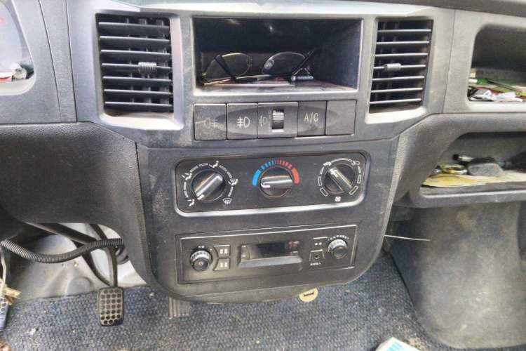 Used Wuling Zhiguang 2014 1.2L Extended Version LD6 Audio And AC Panel