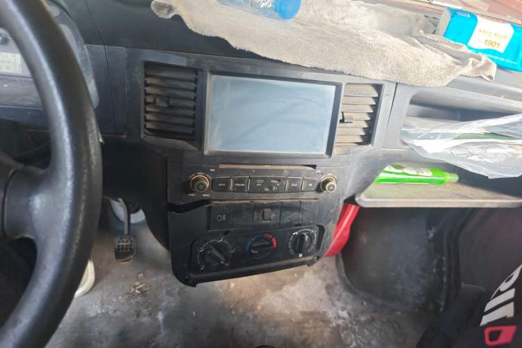 Used Wuling Zhiguang 2014 1.2L Extended Version LD6 Audio And AC Panel