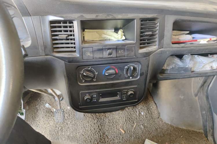 Used Wuling Zhiguang 2014 1.2L Extended Version LD6 Audio And AC Panel