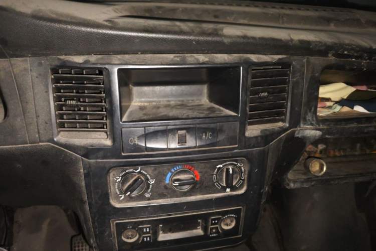 Used Wuling Zhiguang 2014 1.2L Extended Version LD6 Audio And AC Panel