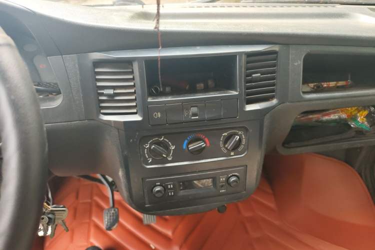Used Wuling Zhiguang 2014 1.2L Extended Version LD6 Audio And AC Panel