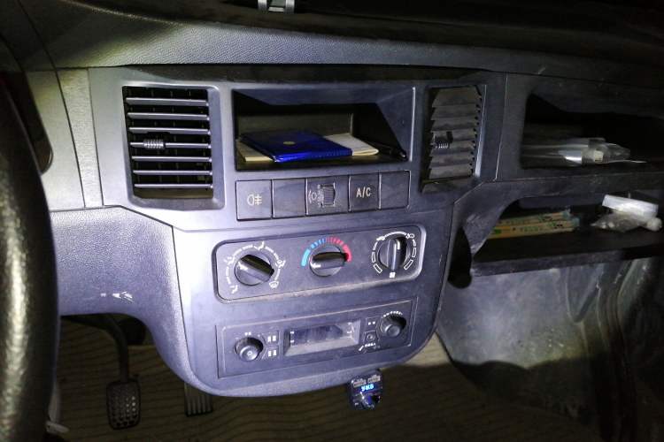Used Wuling Zhiguang 2014 1.2L Extended Version LD6 Audio And AC Panel