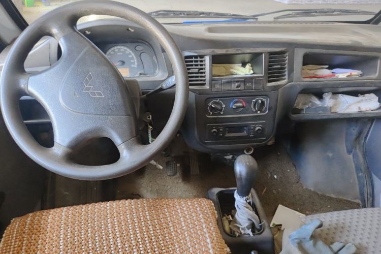 Used Wuling Zhiguang 2014 1.2L Extended Version LD6 Center Console