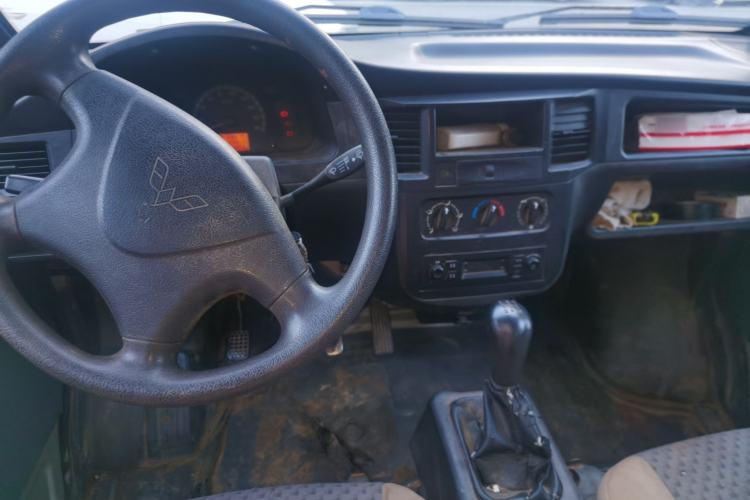 Used Wuling Zhiguang 2014 1.2L Extended Version LD6 Center Console