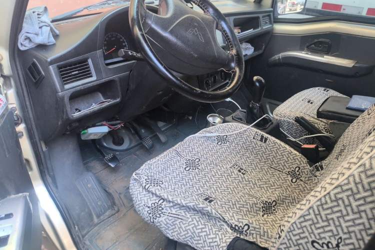 Used Wuling Zhiguang 2014 1.2L Extended Version LD6 Driver Seat