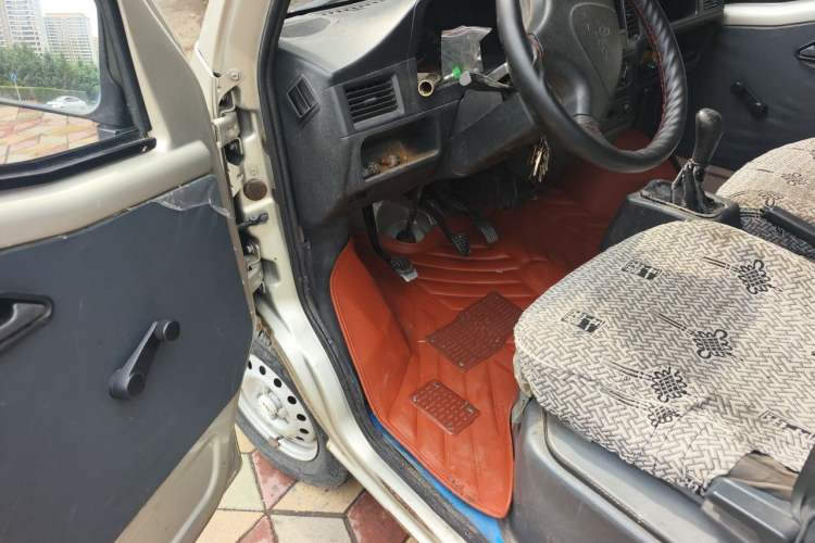 Used Wuling Zhiguang 2014 1.2L Extended Version LD6 Driver Seat