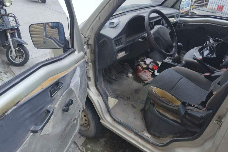 Used Wuling Zhiguang 2014 1.2L Extended Version LD6 Driver Seat