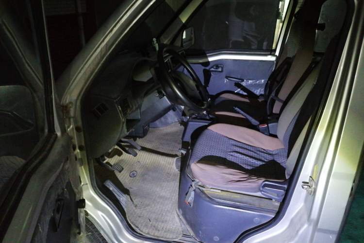 Used Wuling Zhiguang 2014 1.2L Extended Version LD6 Driver Seat