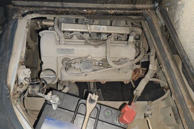 Used Wuling Zhiguang 2014 1.2L Extended Version LD6 Engine Bay