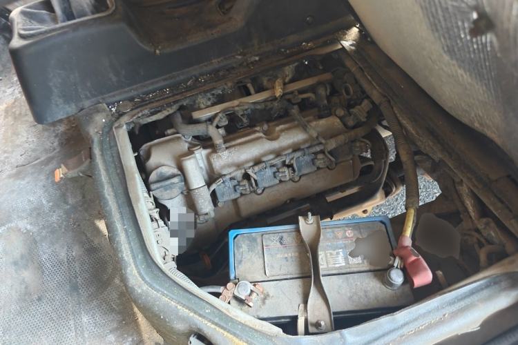 Used Wuling Zhiguang 2014 1.2L Extended Version LD6 Engine Bay