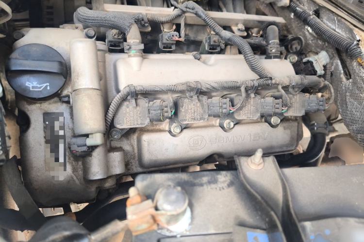 Used Wuling Zhiguang 2014 1.2L Extended Version LD6 Engine Bay