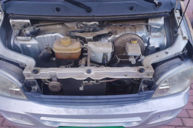 Used Wuling Zhiguang 2014 1.2L Extended Version LD6 Engine Bay